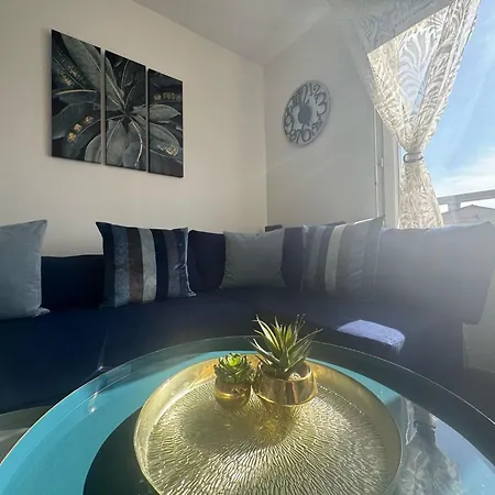 Apartment Stunning T2 Pool Box-meyzieu Gare-stade-eurexpo *